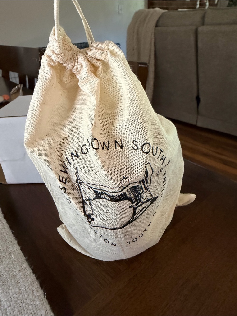 Sewing Down South Candle